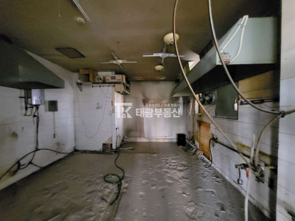 충북 청주흥덕구 복대동 복대동 상가임대. 하복대 2층 무권리상가, 코너에 위치하여 광고효과가 좋습니다. 월세 매물번호 10248 사진 9