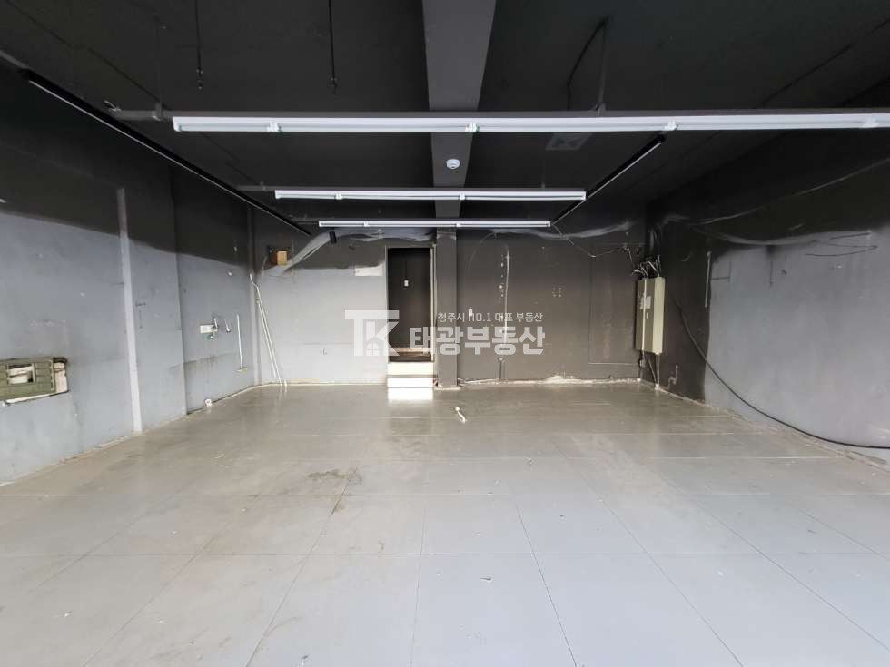 충북 청주청원구 율량동 율량동 상가임대. 1층 무권리 상가입니다, 입점조건 조율가능 월세 매물번호 10261 사진 4
