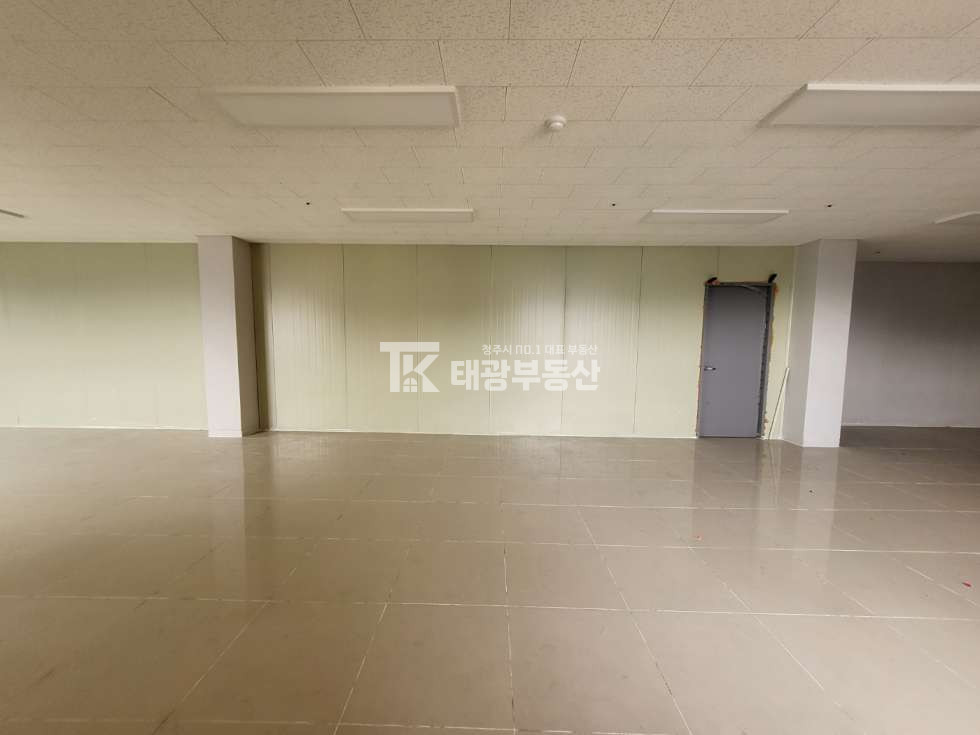 충북 청주상당구 북문로2가 성안길 상가임대. 주차편리하며, 내부 사무실 인테리어 완비. 월세 매물번호 10285 사진 4