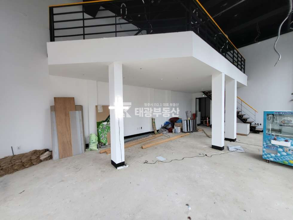 충북 청주청원구 율량동 율량동 상가임대. 코너 복층상가. 모든 업종 문의가능 월세 매물번호 10310 사진 1