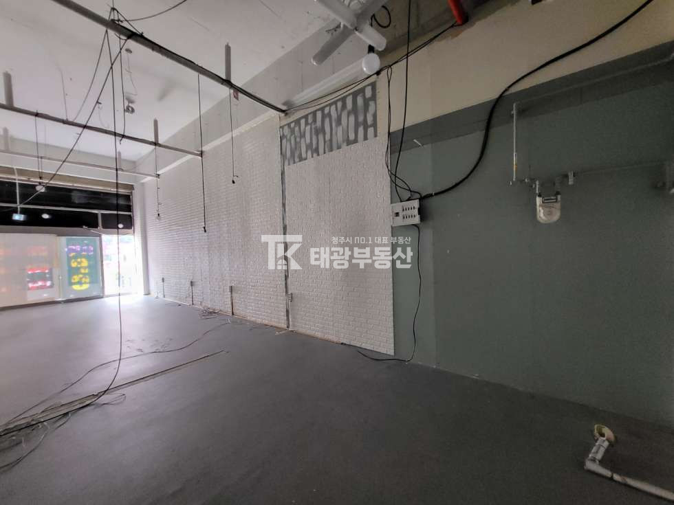 충북 청주청원구 율량동 율량동 상가임대. 시세대비 좋은 1층상가입니다. 이자카야,음식점,카페,미용뷰티 월세 매물번호 10312 사진 6
