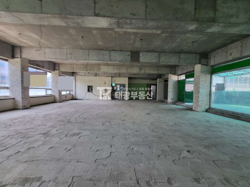 충북 청주흥덕구 봉명동 봉명동 상가임대. 입지 좋습니다. 깔끔한 컨디션. 테라스 완비 월세 매물번호 10322 사진 5