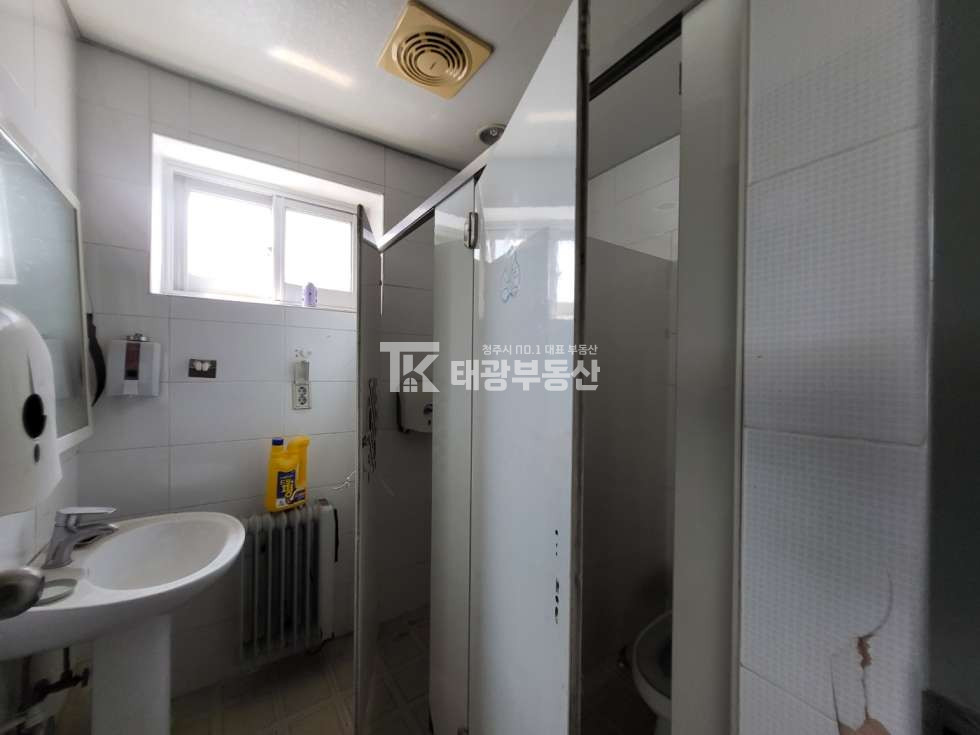 충북 청주흥덕구 봉명동 봉명동 상가임대. 입지 좋습니다. 깔끔한 컨디션. 테라스 완비 월세 매물번호 10322 사진 10