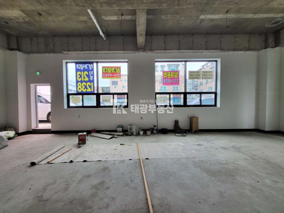 충북 청주청원구 율량동 율량동 상가임대. 깔끔한 컨디션의 율량3지구 매물. 사무실,도소매점 추천. 월세 매물번호 10327 사진 4